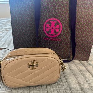 Authentic NWT Tory Burch Chevron Crossbody Camera Bag Fleming Soft Leather